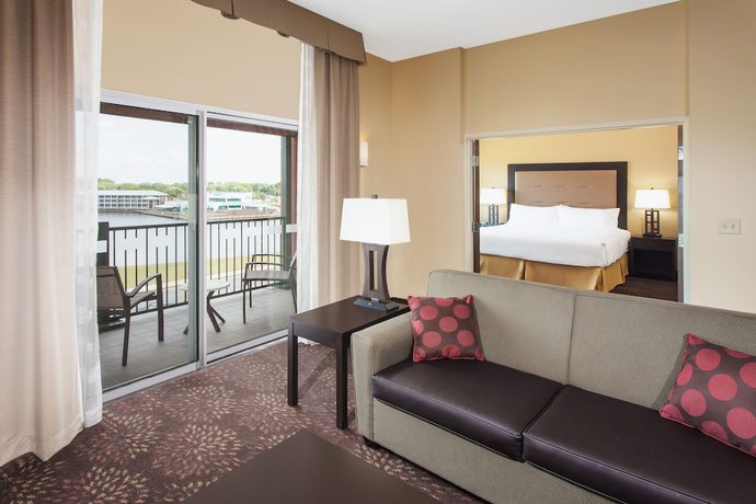 Imagen de la habitación del Hotel Holiday Inn Express And Suites Sandusky, An Ihg. Foto 11