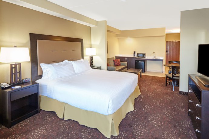 Imagen de la habitación del Hotel Holiday Inn Express And Suites Sandusky, An Ihg. Foto 14