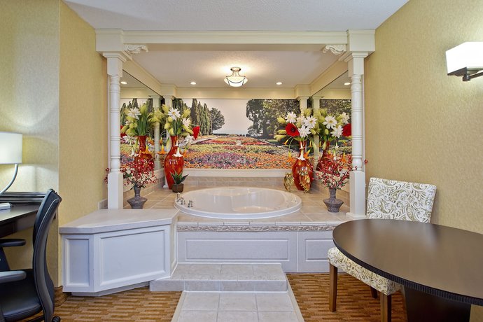 Imagen de la habitación del Hotel Holiday Inn Express And Suites Sharon-hermitage, An Ihg. Foto 11