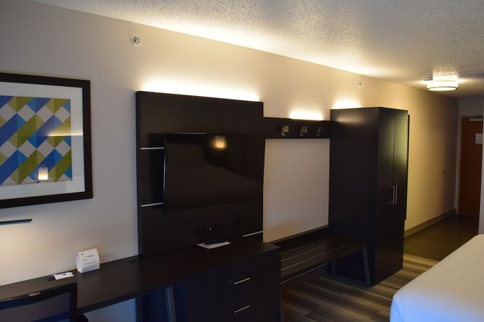 Imagen de la habitación del Hotel Holiday Inn Express And Suites Sparta, An Ihg. Foto 9