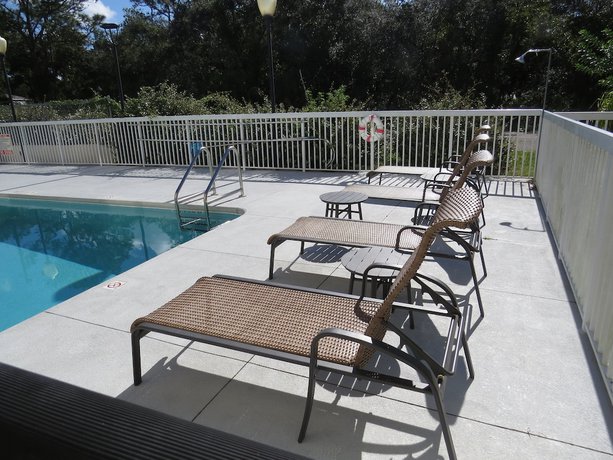 Imagen de la piscina del Hotel Holiday Inn Express And Suites Spring Hill, An Ihg. Foto 19