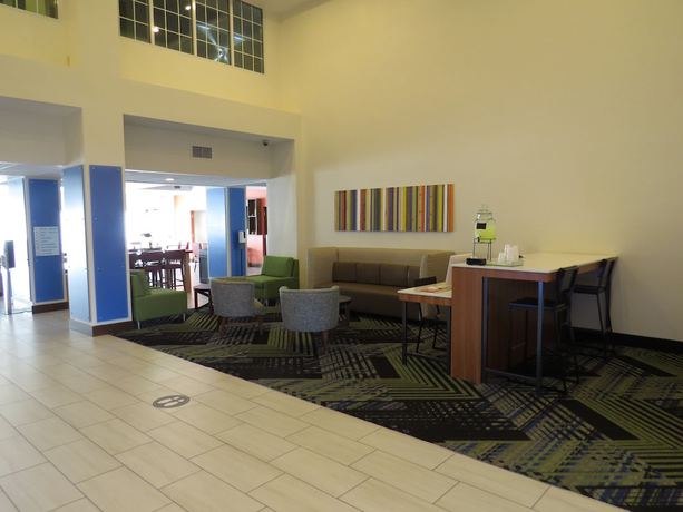 Imagen de los interiores del Hotel Holiday Inn Express And Suites Spring Hill, An Ihg. Foto 15