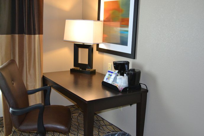 Imagen de la habitación del Hotel Holiday Inn Express And Suites St. Joseph, An Ihg. Foto 10