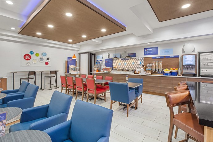 Imagen del bar/restaurante del Hotel Holiday Inn Express And Suites Tacoma, An Ihg. Foto 5