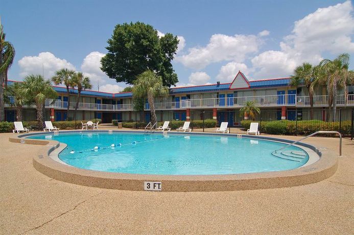 Imagen de la piscina del Hotel Holiday Inn Express And Suites Tampa East - Ybor C. Foto 15