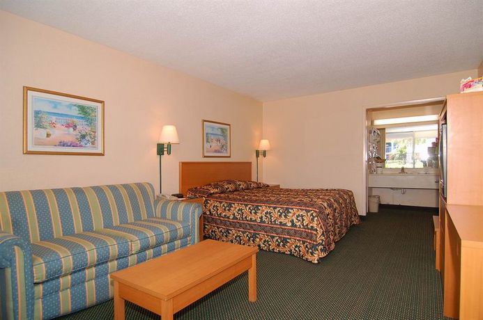 Imagen de los interiores del Hotel Holiday Inn Express And Suites Tampa East - Ybor C. Foto 13