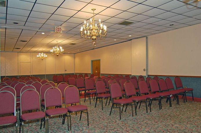 Imagen de los interiores del Hotel Holiday Inn Express And Suites Tampa East - Ybor C. Foto 14