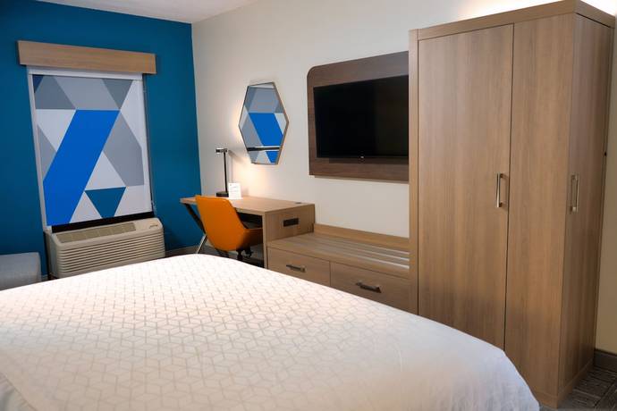 Imagen de la habitación del Hotel Holiday Inn Express And Suites Tampa Northwest - Oldsmar, An Ihg. Foto 6