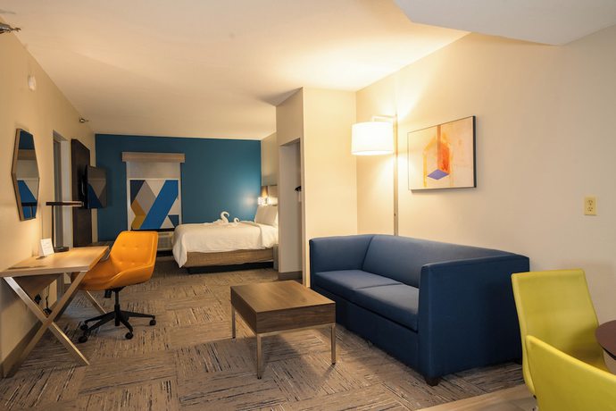 Imagen de la habitación del Hotel Holiday Inn Express And Suites Tampa Northwest - Oldsmar, An Ihg. Foto 12