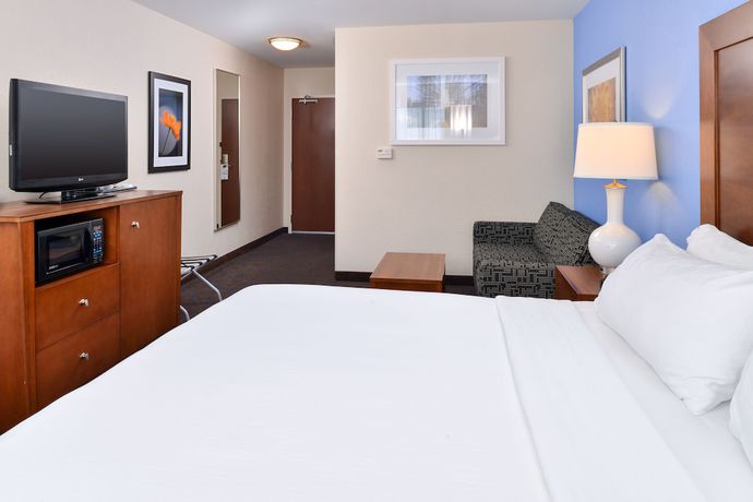 Imagen de la habitación del Hotel Holiday Inn Express And Suites Terre Haute, An Ihg. Foto 8