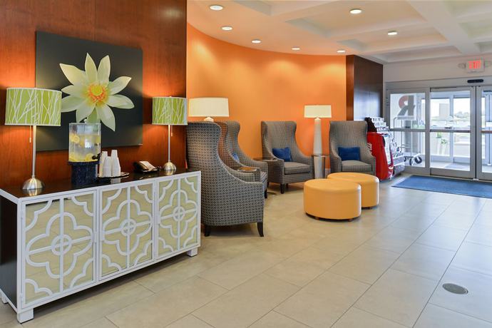 Imagen del bar/restaurante del Hotel Holiday Inn Express And Suites Terre Haute, An Ihg. Foto 3