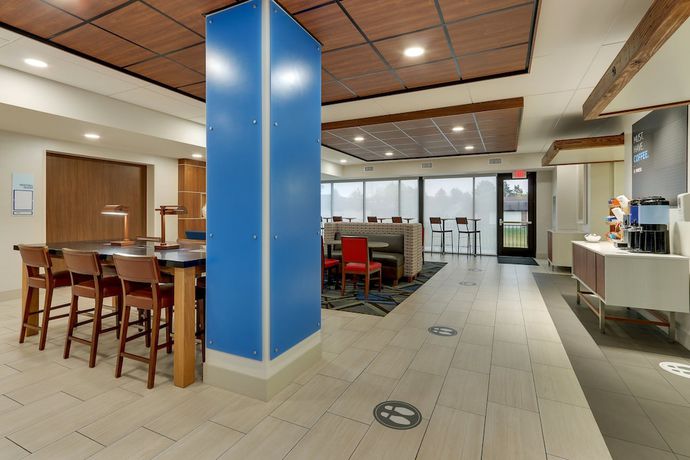 Imagen de los interiores del Hotel Holiday Inn Express And Suites Troy, An Ihg. Foto 17