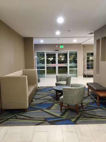 Imagen de los interiores del Hotel Holiday Inn Express And Suites Tulare, An Ihg. Foto 17