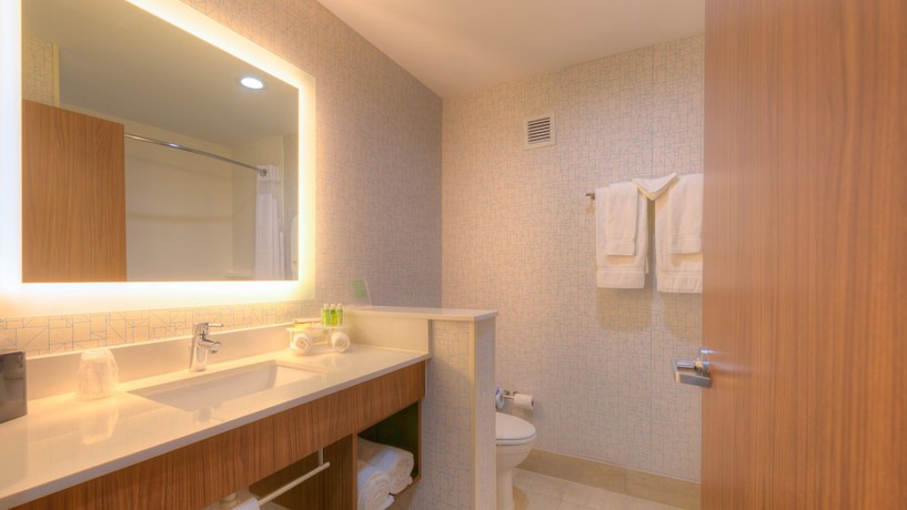 Imagen de la habitación del Hotel Holiday Inn Express And Suites Tulsa Midtown, An Ihg. Foto 8