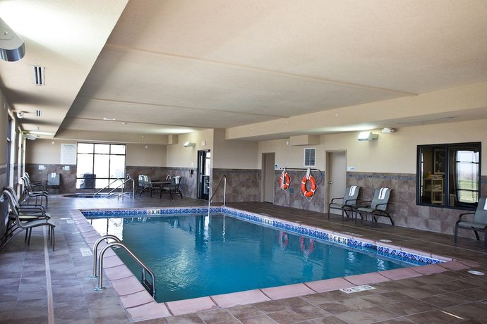 Imagen de la piscina del Hotel Holiday Inn Express And Suites Urbandale, An Ihg. Foto 20