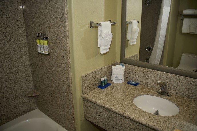Imagen de la habitación del Hotel Holiday Inn Express And Suites Vacaville, An Ihg. Foto 8