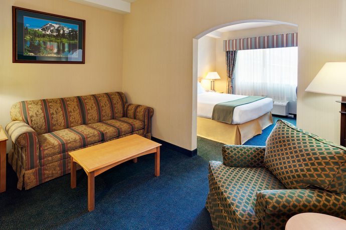 Imagen de la habitación del Hotel Holiday Inn Express And Suites Watertown-thousand Island, An Ihg. Foto 4