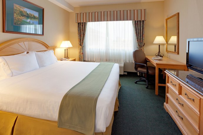 Imagen de la habitación del Hotel Holiday Inn Express And Suites Watertown-thousand Island, An Ihg. Foto 5