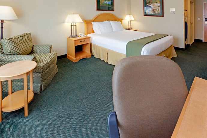 Imagen de la habitación del Hotel Holiday Inn Express And Suites Watertown-thousand Island, An Ihg. Foto 8