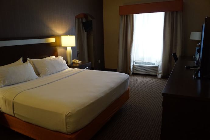 Imagen de la habitación del Hotel Holiday Inn Express And Suites Watertown-thousand Island, An Ihg. Foto 12