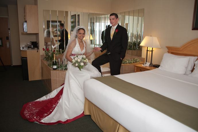 Imagen de la habitación del Hotel Holiday Inn Express And Suites Watertown-thousand Island, An Ihg. Foto 16