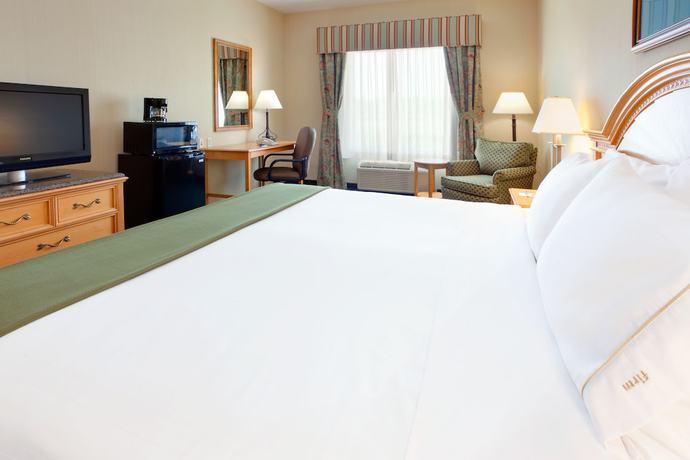 Imagen de la habitación del Hotel Holiday Inn Express And Suites Watertown-thousand Island, An Ihg. Foto 17