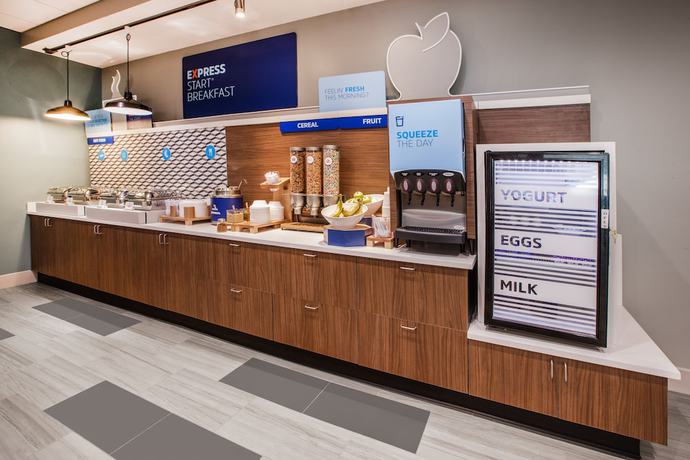 Imagen del bar/restaurante del Hotel Holiday Inn Express And Suites West Omaha - Elkhorn, An Ihg. Foto 3
