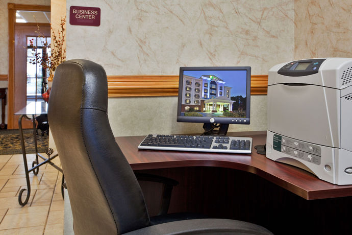 Imagen de los interiores del Hotel Holiday Inn Express And Suites Wilson-downtown. Foto 14