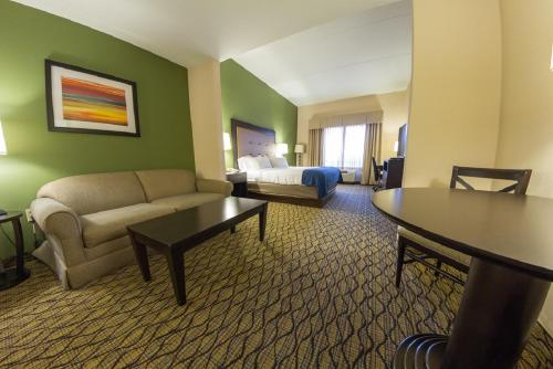 Imagen de la habitación del Hotel Holiday Inn Express And Suites Winchester. Foto 9