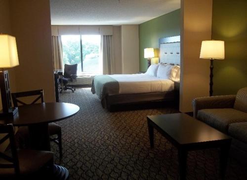 Imagen de la habitación del Hotel Holiday Inn Express And Suites Winchester. Foto 10