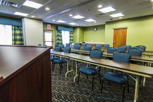 Imagen general del Hotel Holiday Inn Express And Suites Winchester. Foto 2