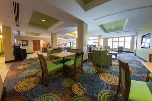 Imagen general del Hotel Holiday Inn Express And Suites Winchester. Foto 3