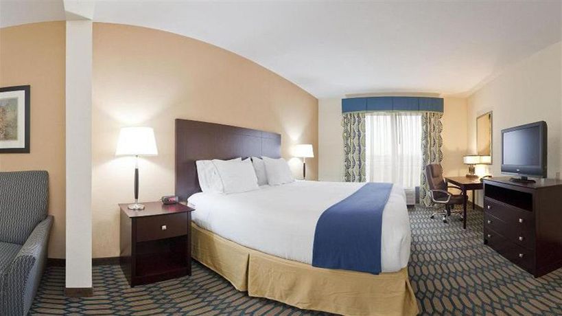 Imagen de los interiores del Hotel Holiday Inn Express Andalusia. Foto 14