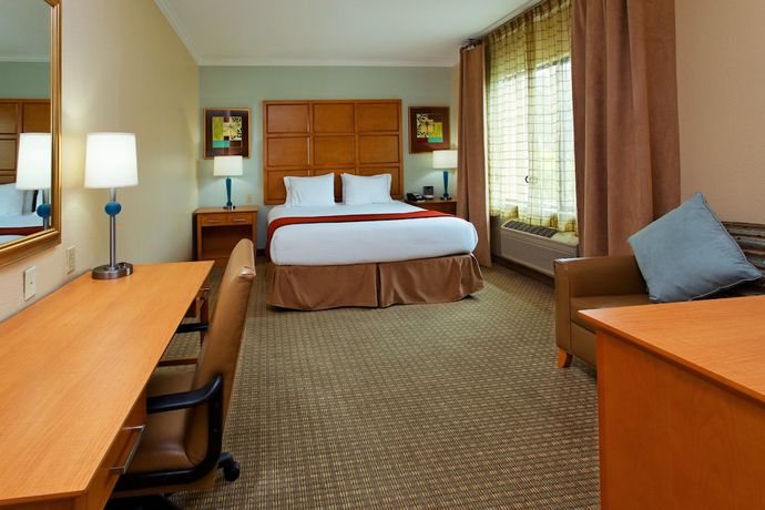 Imagen de la habitación del Hotel Holiday Inn Express Andsuites Santa Clara-silicon Valley, An Ihg. Foto 16