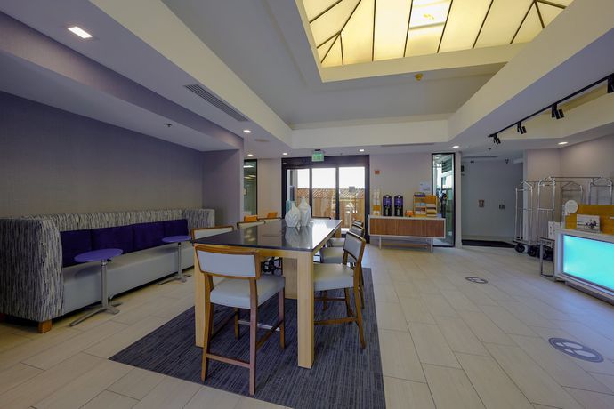 Imagen del bar/restaurante del Hotel Holiday Inn Express Andsuites Santa Clara-silicon Valley, An Ihg. Foto 4