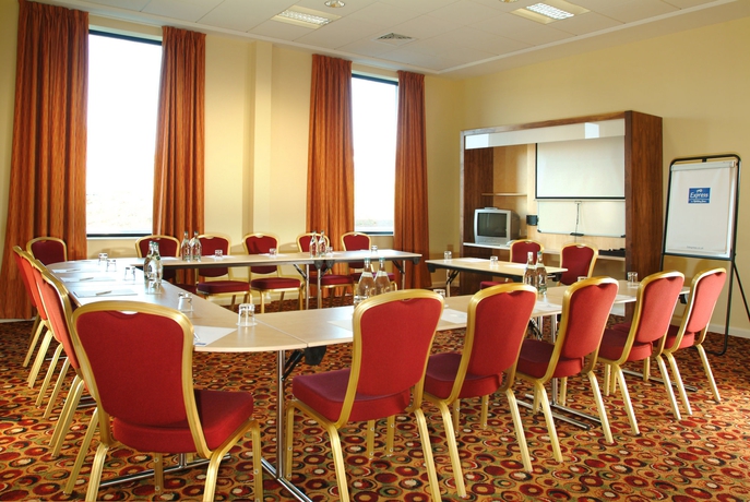 Imagen de los interiores del Hotel Holiday Inn Express Antrim, An Ihg. Foto 11