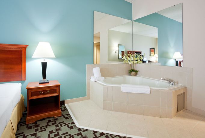 Imagen de la habitación del Hotel Holiday Inn Express Apex - Raleigh. Foto 7