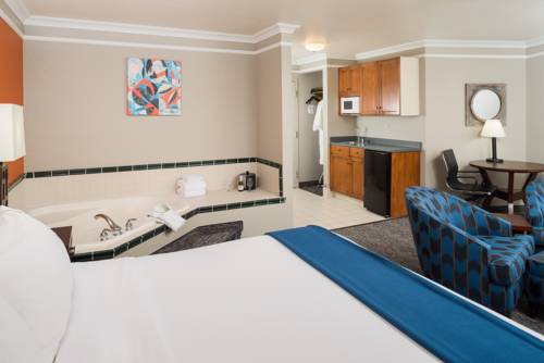 Imagen de la habitación del Hotel Holiday Inn Express Arcata / Eureka - Airport Area, An Ihg. Foto 8