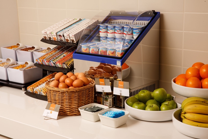 Imagen del bar/restaurante del Hotel Holiday Inn Express Arnhem, An Ihg. Foto 4