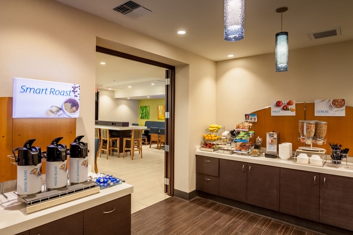 Imagen del bar/restaurante del Hotel Holiday Inn Express At Monterey Bay, An Ihg. Foto 2