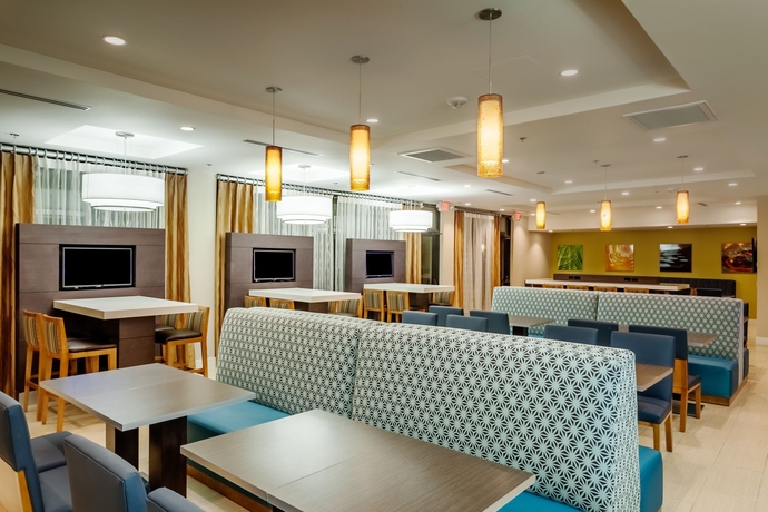 Imagen del bar/restaurante del Hotel Holiday Inn Express At Monterey Bay, An Ihg. Foto 5