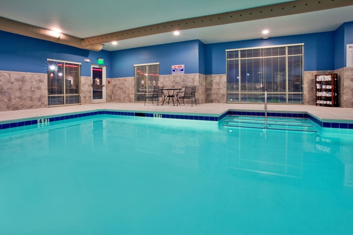 Imagen de la piscina del Hotel Holiday Inn Express Atlanta Airport West - Camp Creek Market, An Ihg. Foto 16