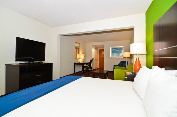 Imagen de la habitación del Hotel Holiday Inn Express Atlanta Ne I-85 Clairmont, An Ihg. Foto 2