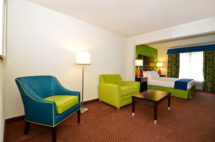 Imagen de la habitación del Hotel Holiday Inn Express Atlanta Ne I-85 Clairmont, An Ihg. Foto 9