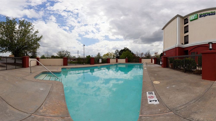 Imagen de la piscina del Hotel Holiday Inn Express Atlanta West - Theme Park Area. Foto 16