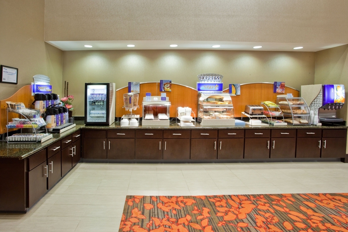 Imagen del bar/restaurante del Hotel Holiday Inn Express Augusta North, An Ihg. Foto 4