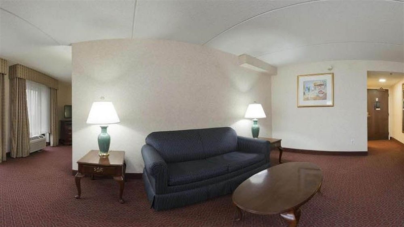 Imagen de los interiores del Hotel Holiday Inn Express Baltimore-Bwi Airport West. Foto 15