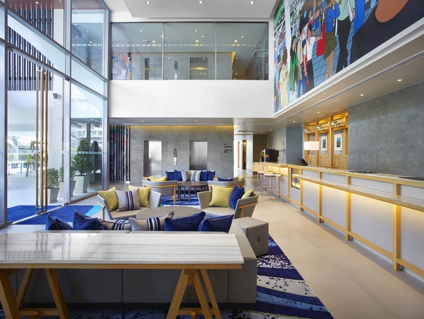 Imagen de los interiores del Hotel Holiday Inn Express Bangkok Sathorn. Foto 16