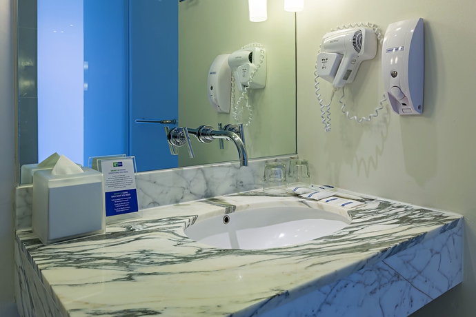 Imagen de la habitación del Hotel Holiday Inn Express Bangkok Siam. Foto 7