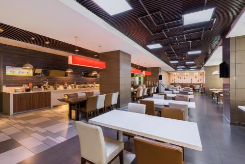 Imagen del bar/restaurante del Hotel Holiday Inn Express Baoji City Centre. Foto 6